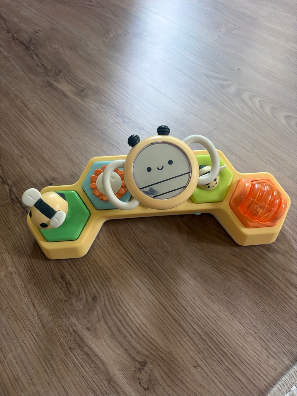 Skip Hop Farmstand See & Bee Steering Wheel